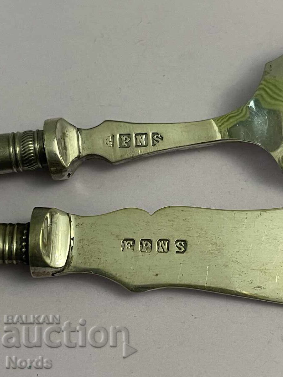 Παράδοση Ασημένια μαχαιροπίρουνα με σημάδια Παράδοση Ασημένια μαχαιροπίρουνα με σημάδια