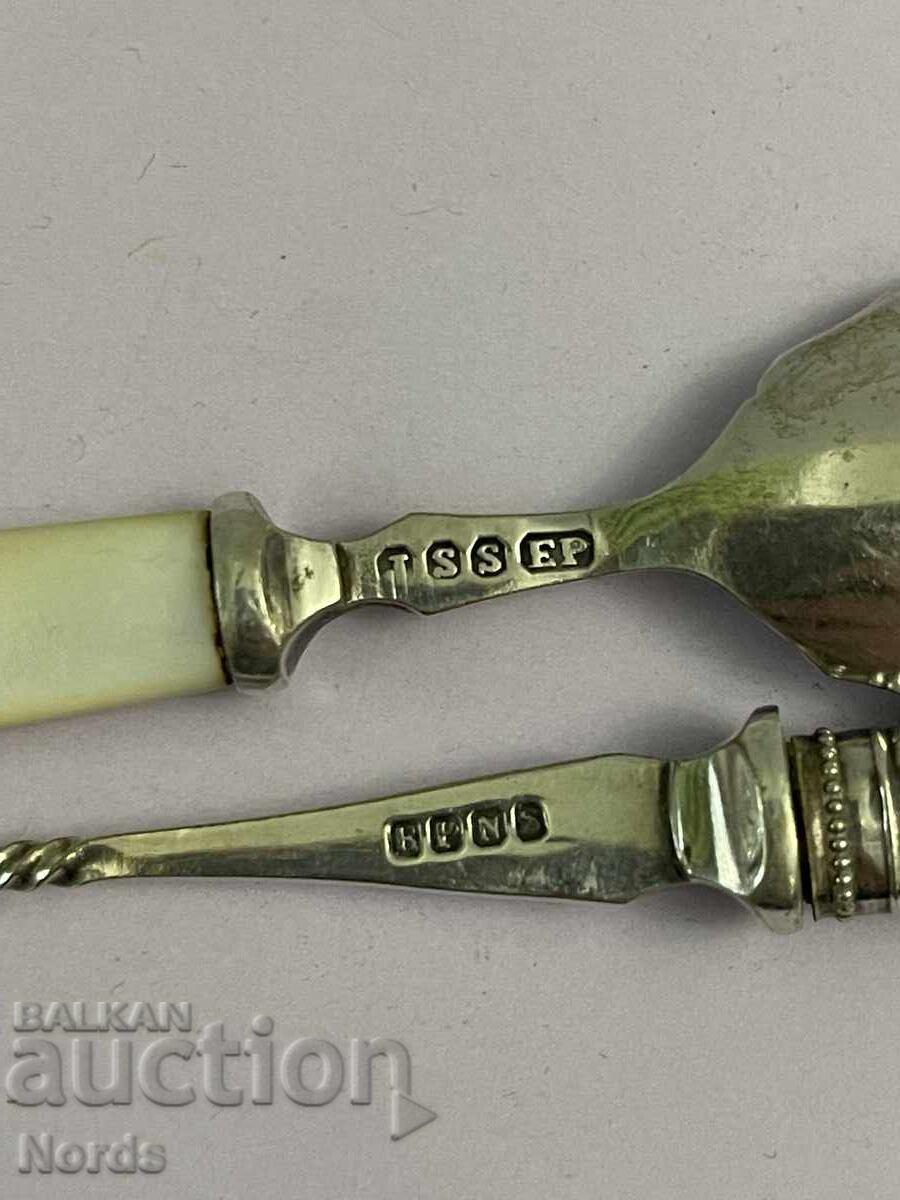 Livrarea Tacâmuri placate cu argint cu marcaje