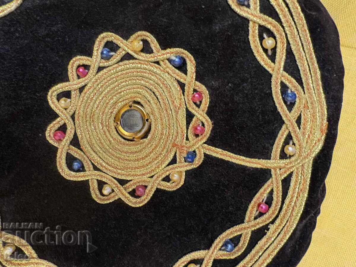 Auction  Beautiful skullcap