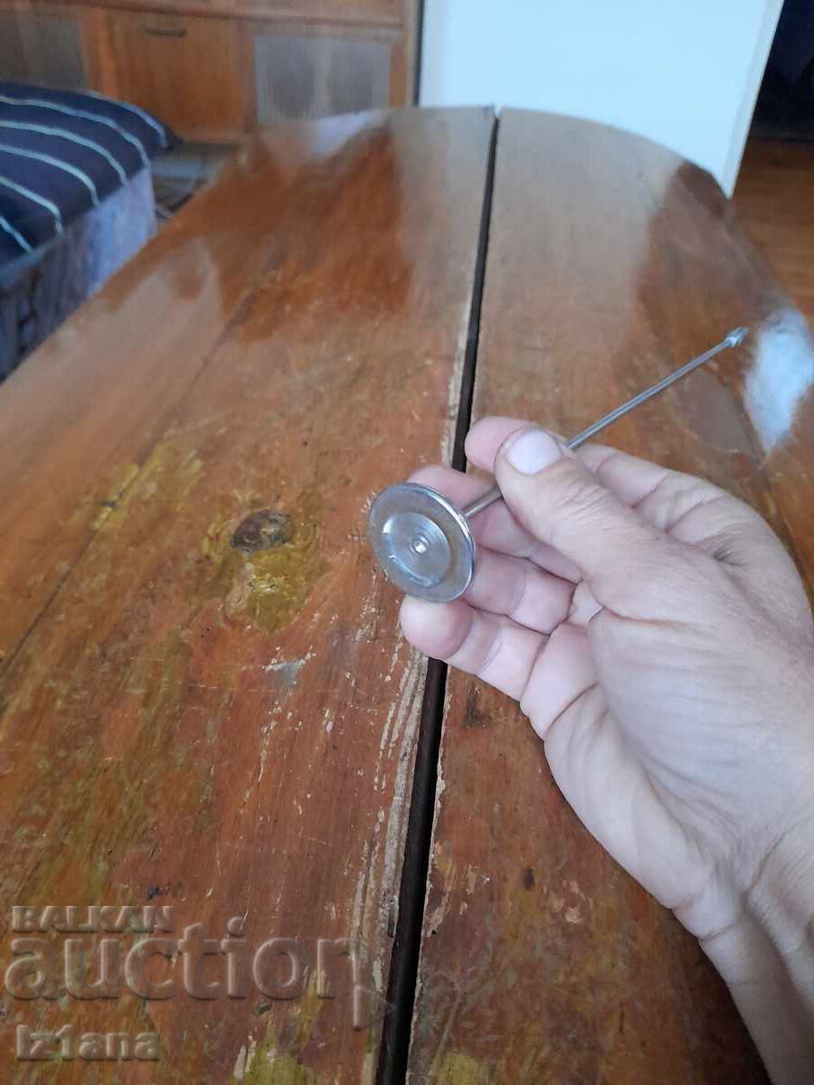 Δημοπρασία Παλιά βάση για σημαιάκι