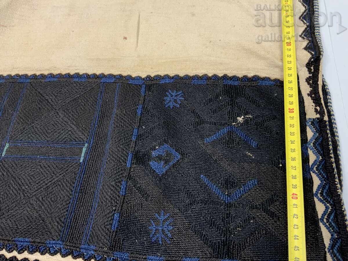 Доставка на Възрожденска шевица