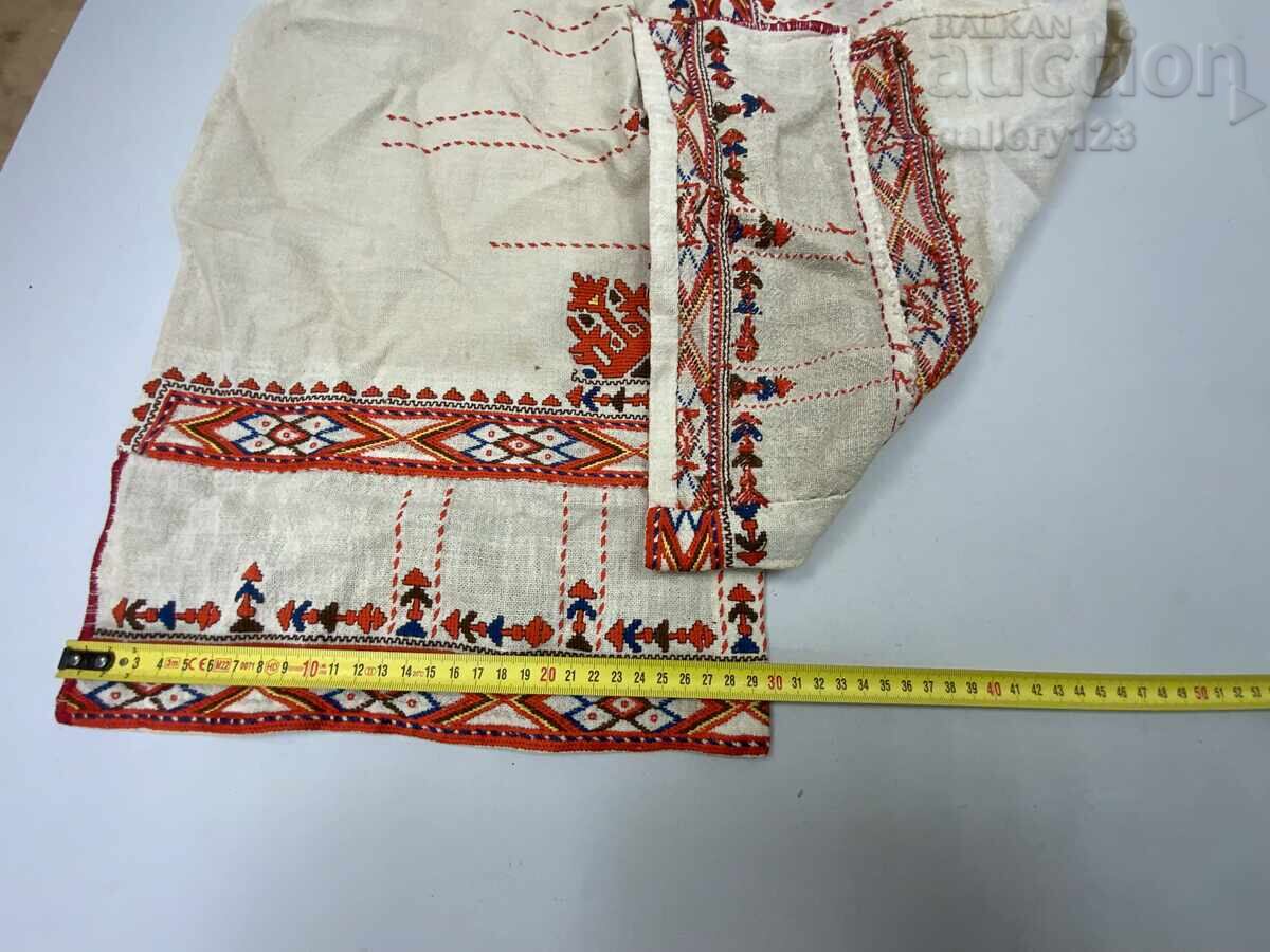 Доставка на Възрожденска шевица красота