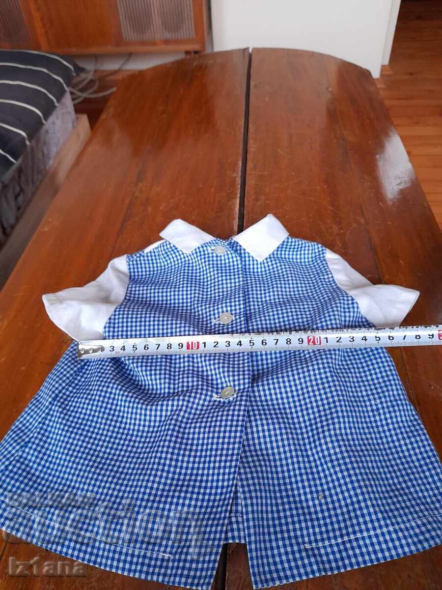 Стара детска престилка с цена € 12.00 | 23.47 лв.