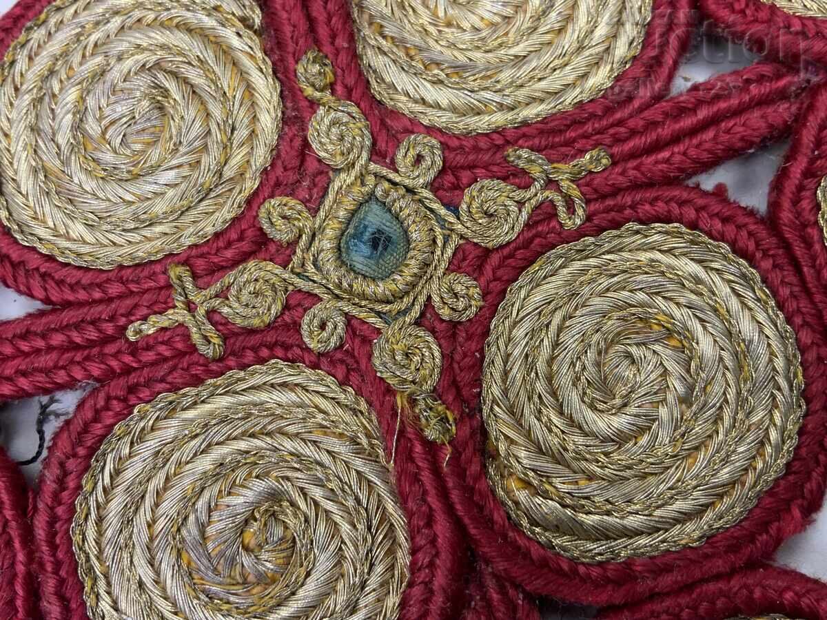 Две гайтански шевици сърма