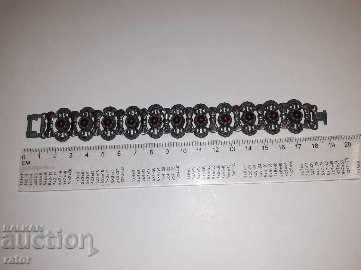 Bijuterie veche, stil renascentist - brățară cu preț € 7.99 | 15.63 BGN