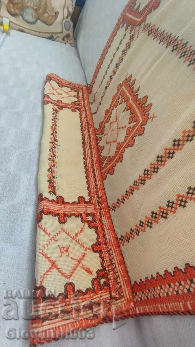 Licitație Pătrat Brodat Manual