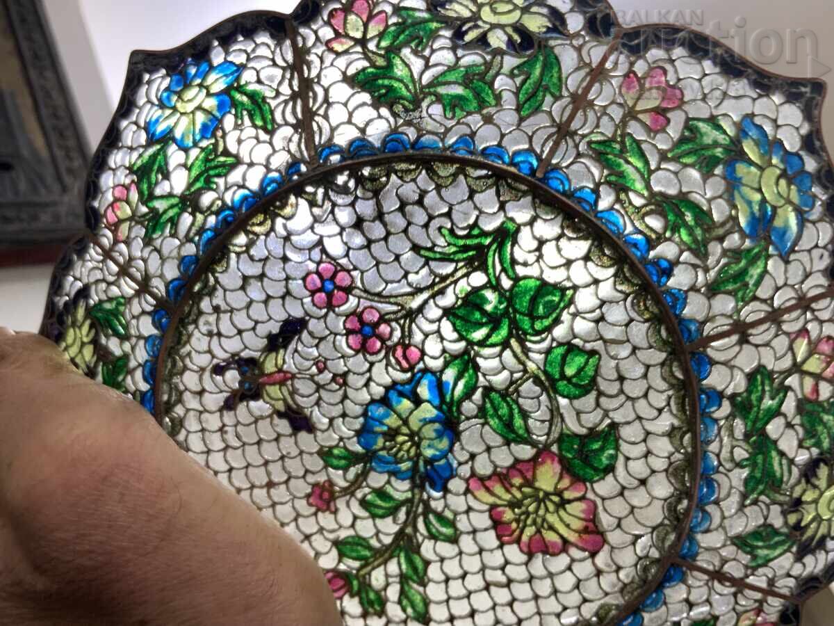 Μεταλλικό σμαλτωμένο πιάτο Μεταλλικό σμαλτωμένο πιάτο