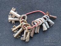 Стари ключета за катинари Лот