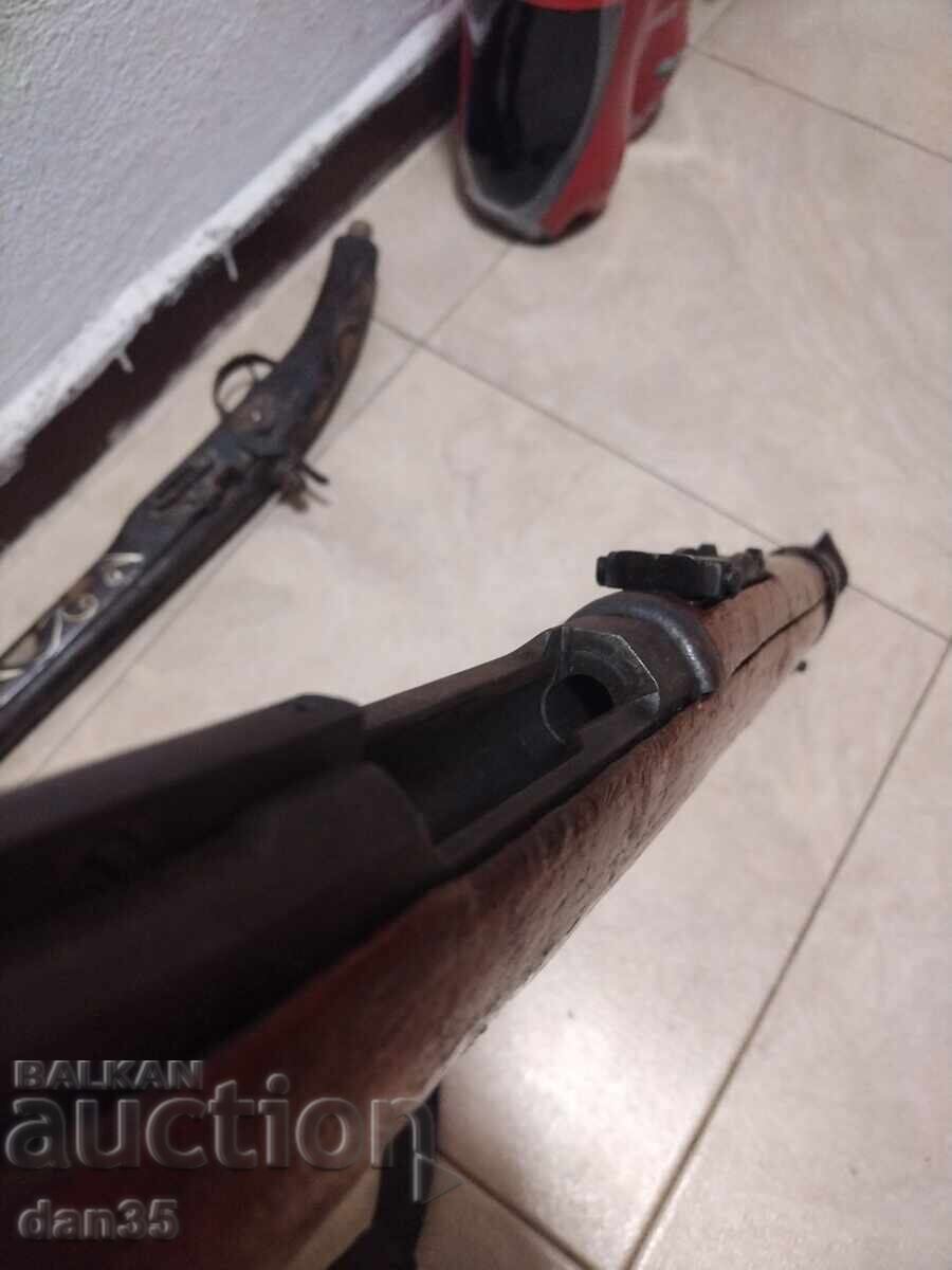 PUSCA VECHE cu preț € 750.00 | 1466.87 BGN