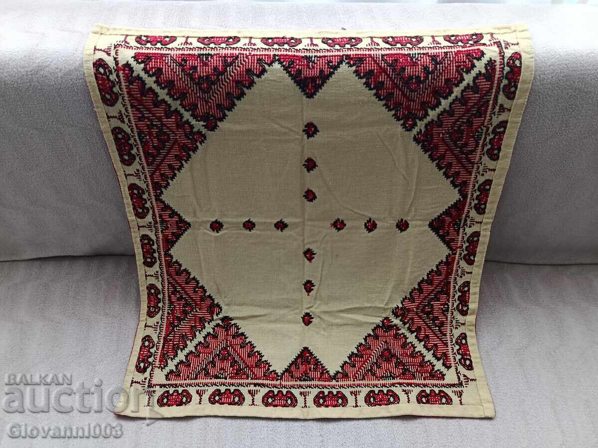 Pătrat Brodat Manual cu preț € 47.00 | 91.92 BGN