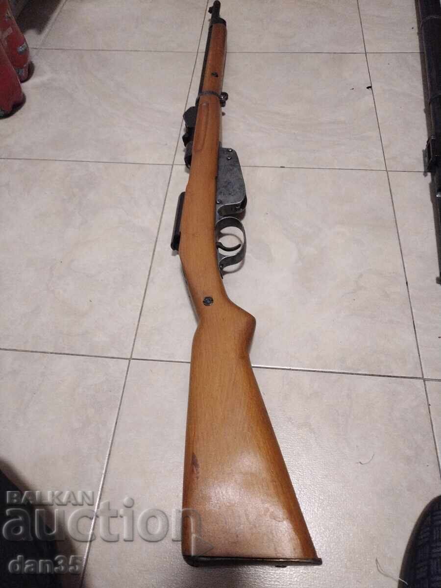 PUSCA VECHE cu preț € 600.00 | 1173.50 BGN