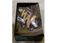 Μια καρφίτσα