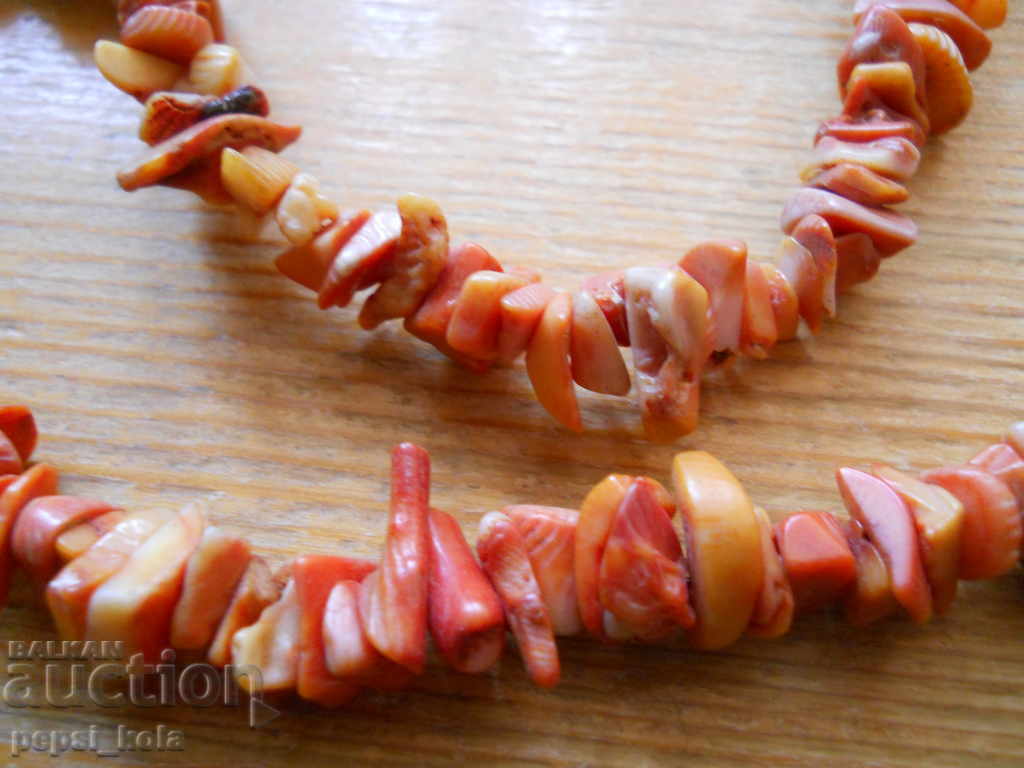 Colier din corali roșii cu preț € 6.00 | 11.73 BGN Colier din corali roșii cu preț € 6.00 | 11.73 BGN