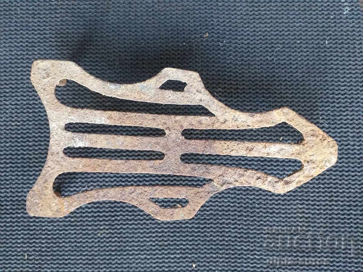 Σχάρα από σίδερο σε καυτή φωτιά