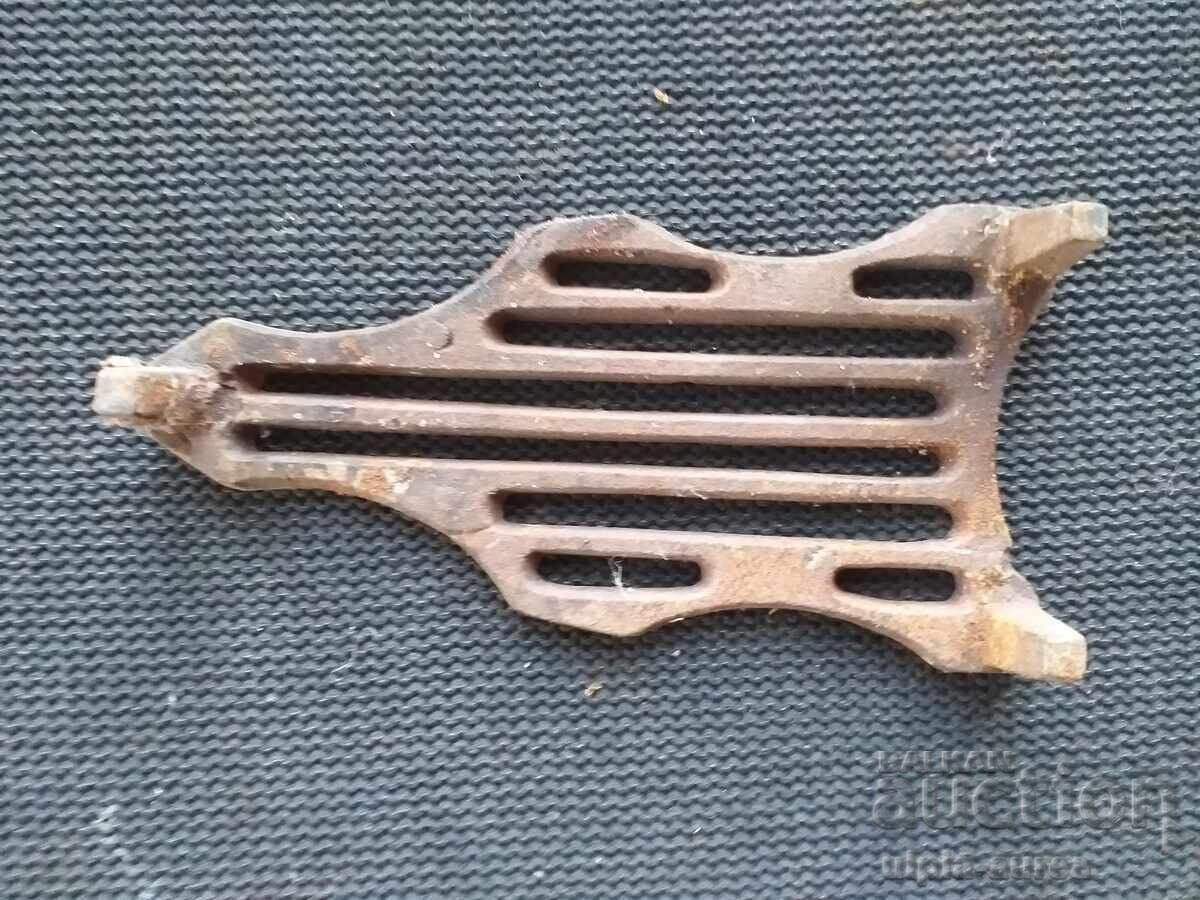 Скара от ютия на жар с цена € 1.50 | 2.93 лв. Скара от ютия на жар с цена € 1.50 | 2.93 лв.