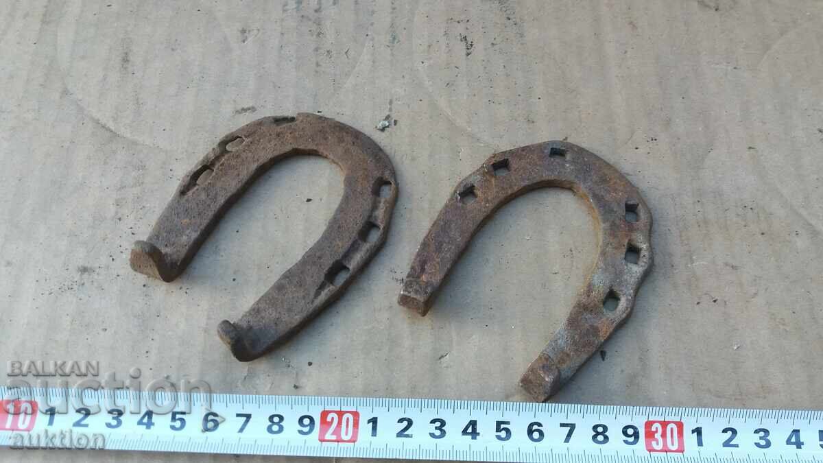 ЛОТ ОТ ДВЕ КОВАНИ ПОДКОВИ с цена € 1.99 | 3.89 лв.