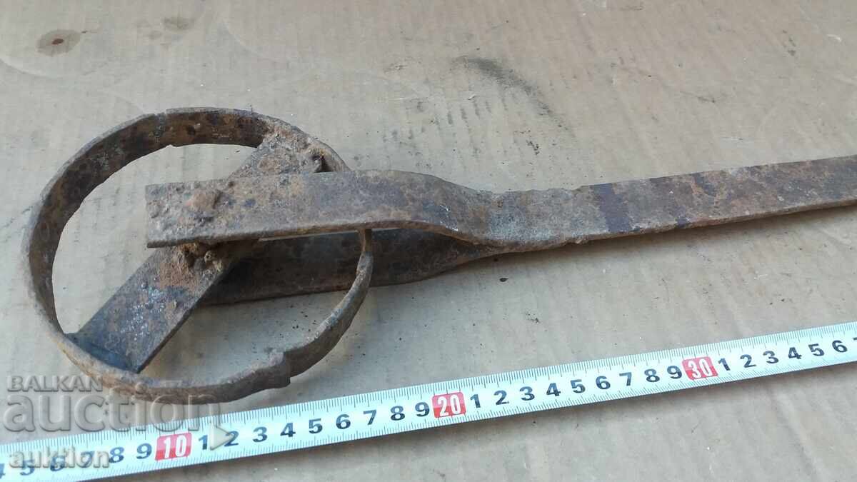 Livrarea ROATĂ FORJATĂ DE EPOCĂ Livrarea ROATĂ FORJATĂ DE EPOCĂ