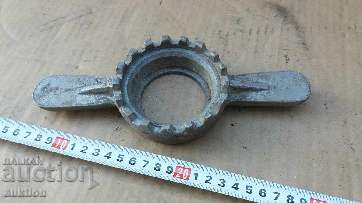 Доставка на СОЦ. ЗАТВАРАЧКА ЗА БУРКАНИ