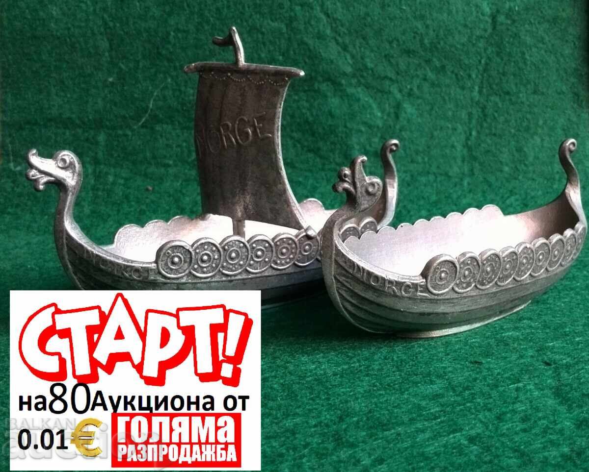 Два малки винтидж ръчно отливани калаени викингски кораба Два малки винтидж ръчно отливани калаени викингски кораба