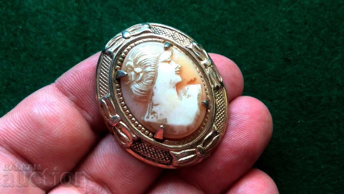 Livrarea Broșă/pandantiv vintage cu camee, scoică Camee, sculptată în 5