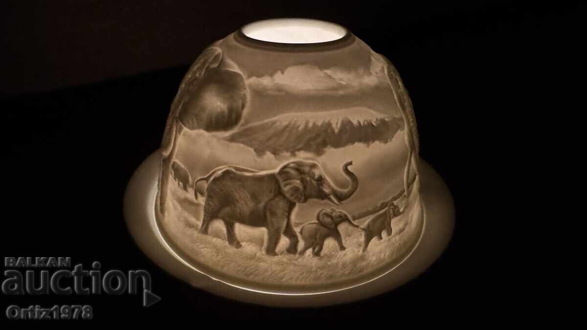 Licitație Suport de lumânare de ceai superb, elefanți – Porțelan fin! Licitație Suport de lumânare de ceai superb, elefanți – Porțelan fin!