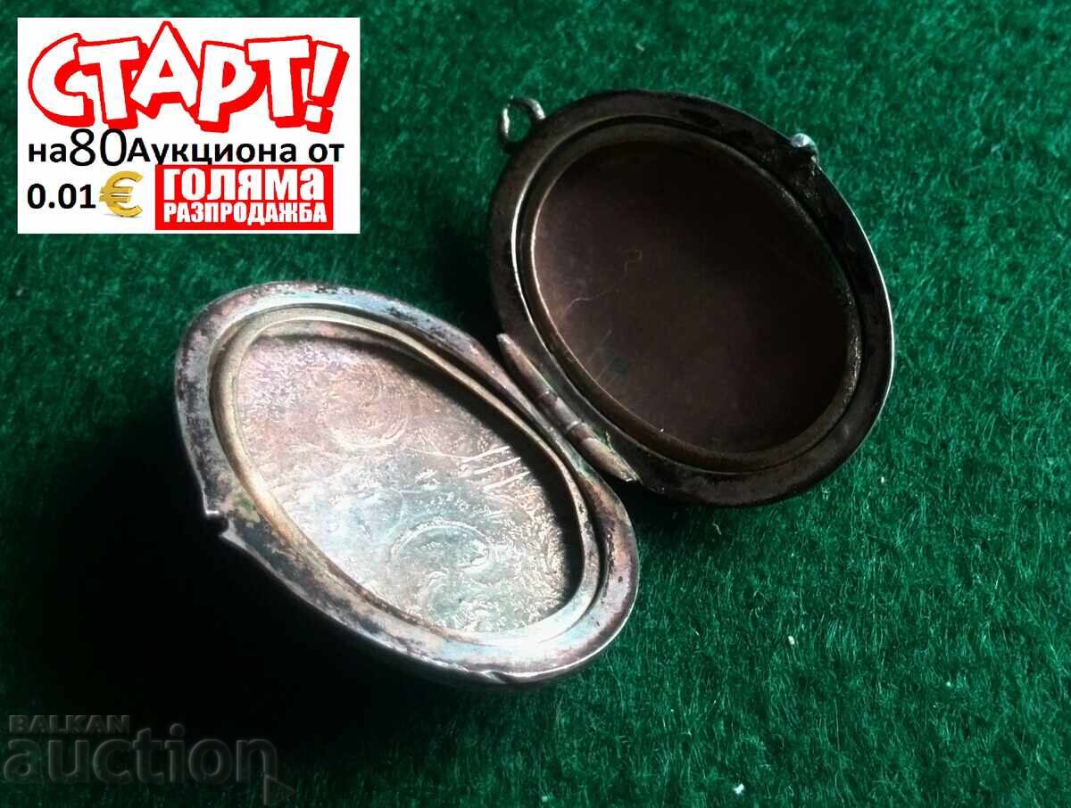 Delivery of Photo locket Delivery of Photo locket