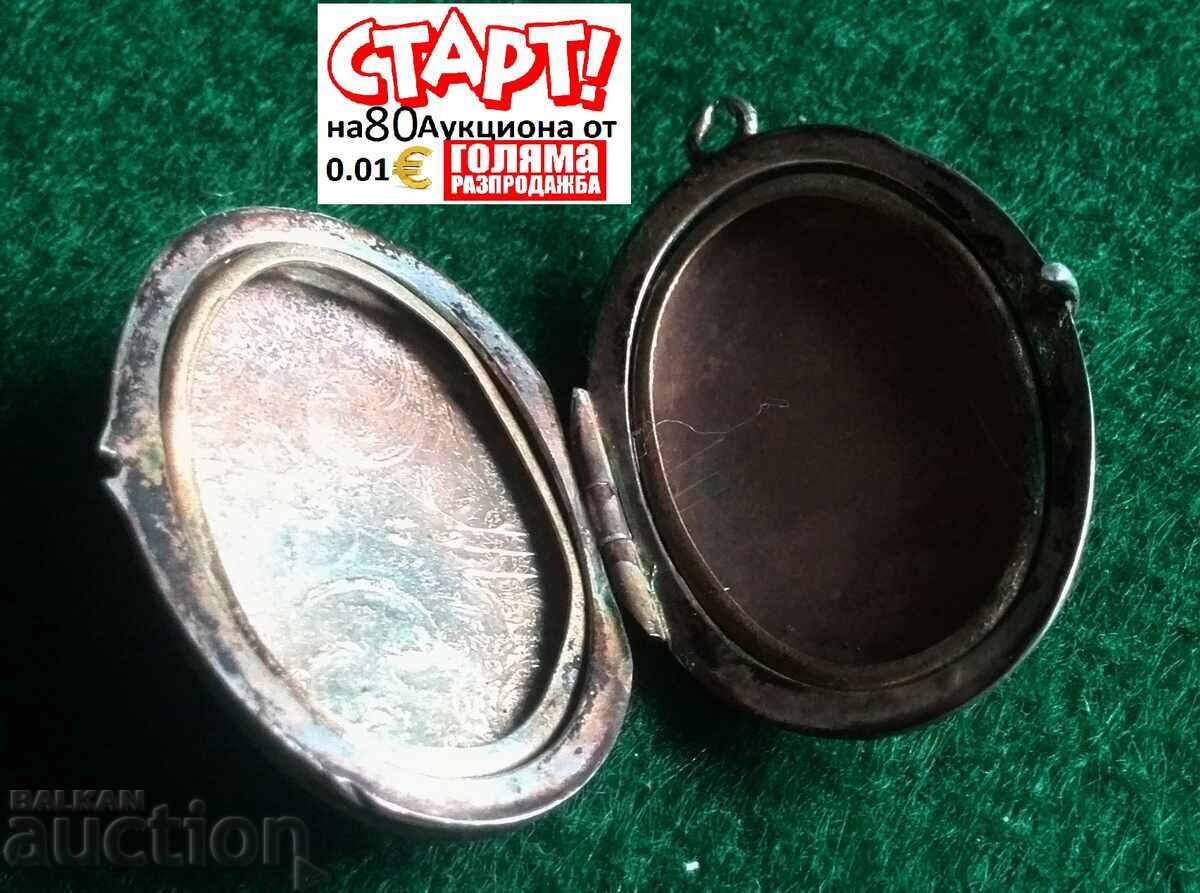 Photo locket - 6 Photo locket - 6