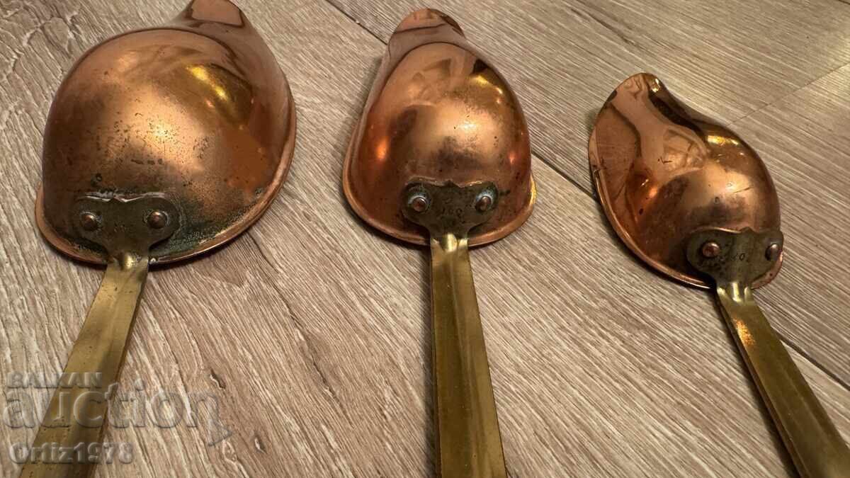 Παράδοση Αρχαίες μεζούρες– χαλκός, ορείχαλκος, αριθμημένες Παράδοση Αρχαίες μεζούρες– χαλκός, ορείχαλκος, αριθμημένες