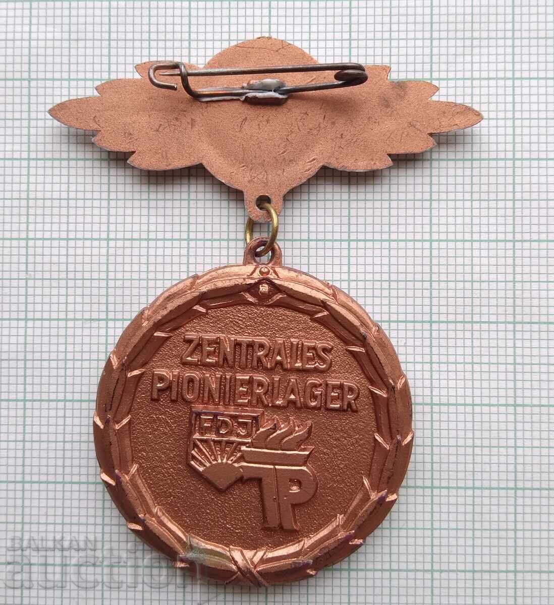 Licitație 19406 Insigna - Tabără Centrală de Pionieri RDG