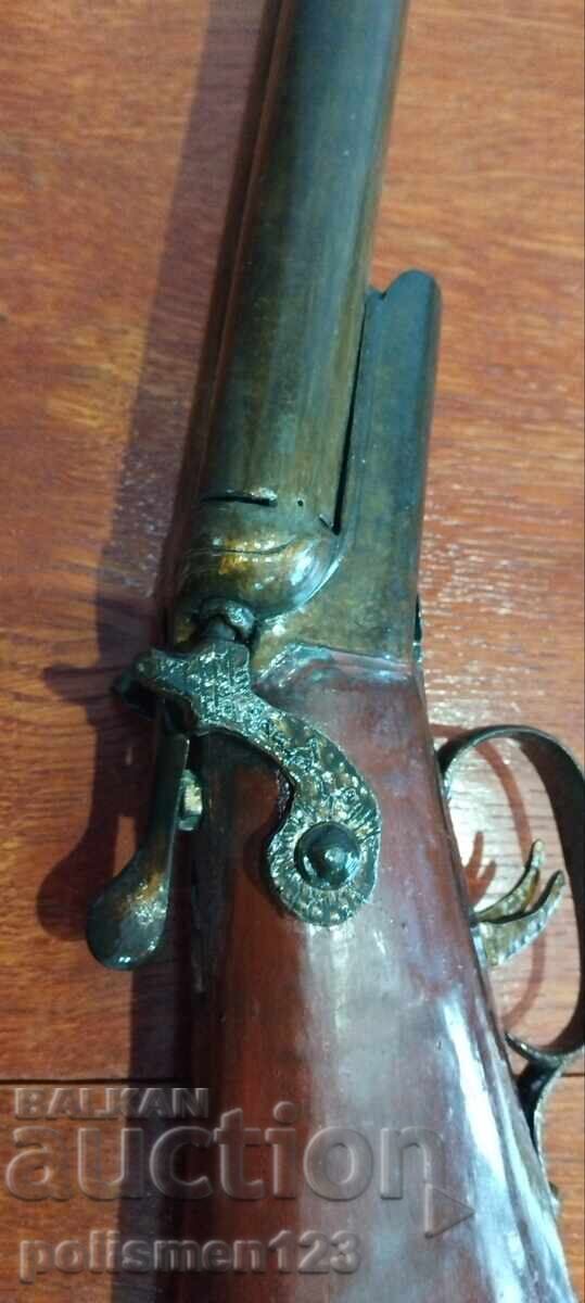 PUȘCĂ CU DOUĂ ȚEVI cu preț € 1.00 | 1.96 BGN PUȘCĂ CU DOUĂ ȚEVI cu preț € 1.00 | 1.96 BGN