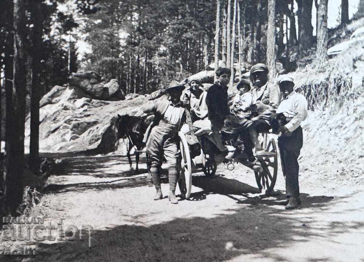 Οικογένεια Τουριστών με Αμάξι