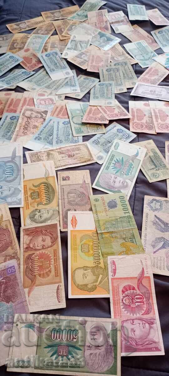 лот от 77 банкноти от различни държави лот от 77 банкноти от различни държави