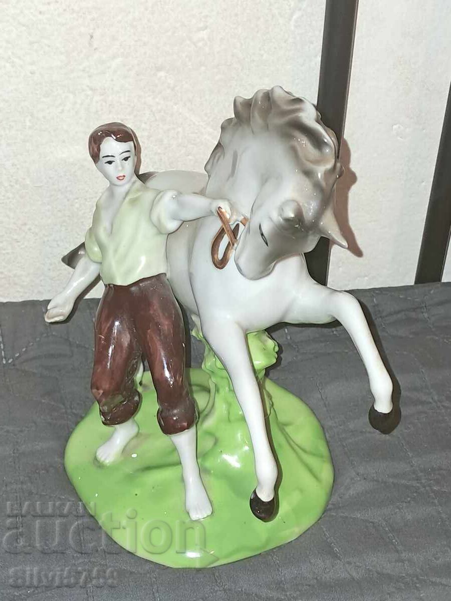 Доставка на Изключително рядка БГ фигура на СИП