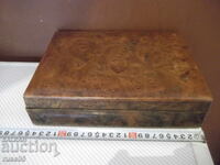 Кутия стара правоъгълна