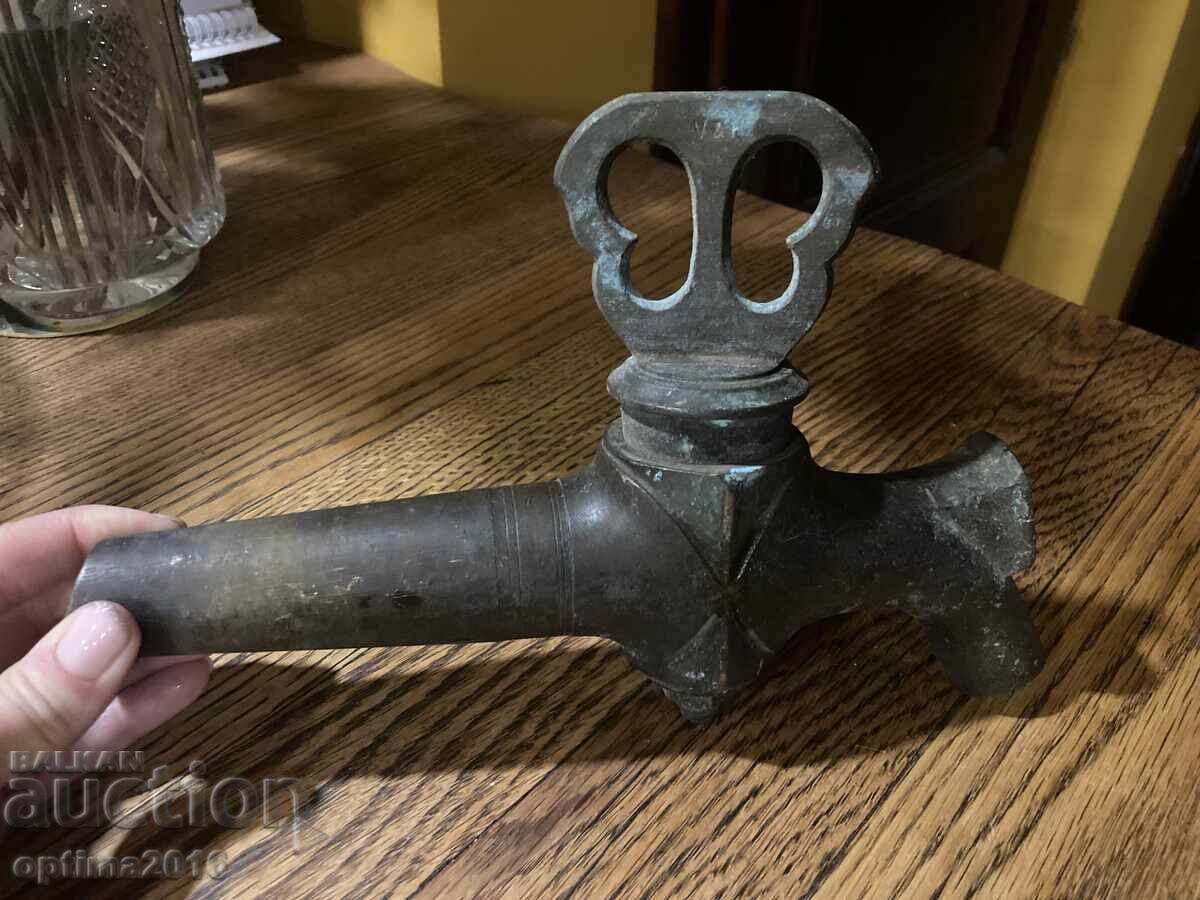 Μασίφ μπρούτζινη βρύση με τιμή € 60.00 | 117.35 BGN