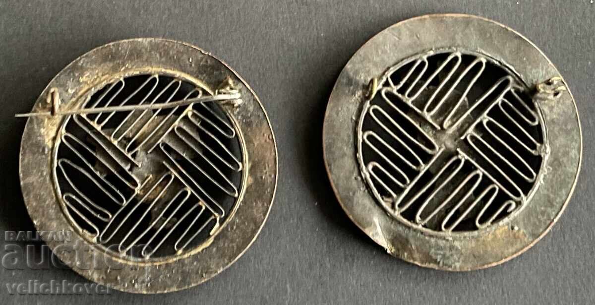 42547 България две брошки девойка с менци и момък с гъдулка с цена € 5.00 | 9.78 лв.