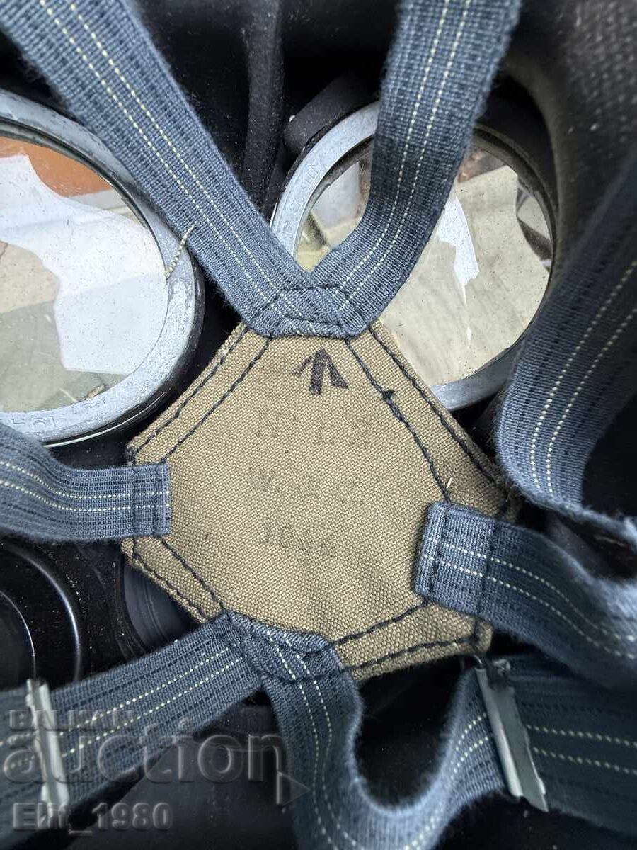 Livrarea Masca de gaze 1944