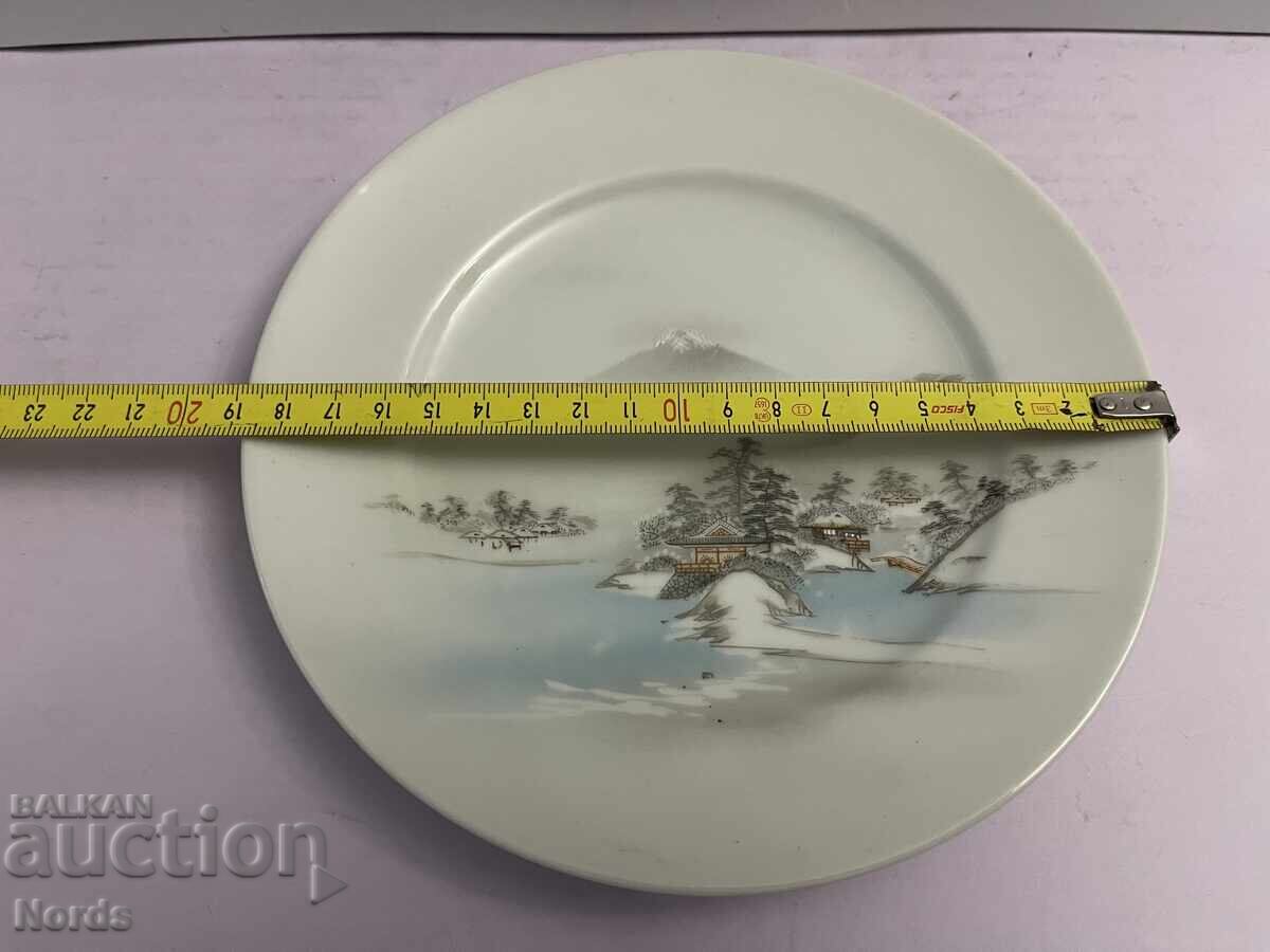 Аукцион Японска порцеланова чиния