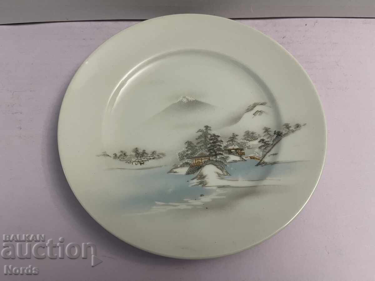 Японска порцеланова чиния