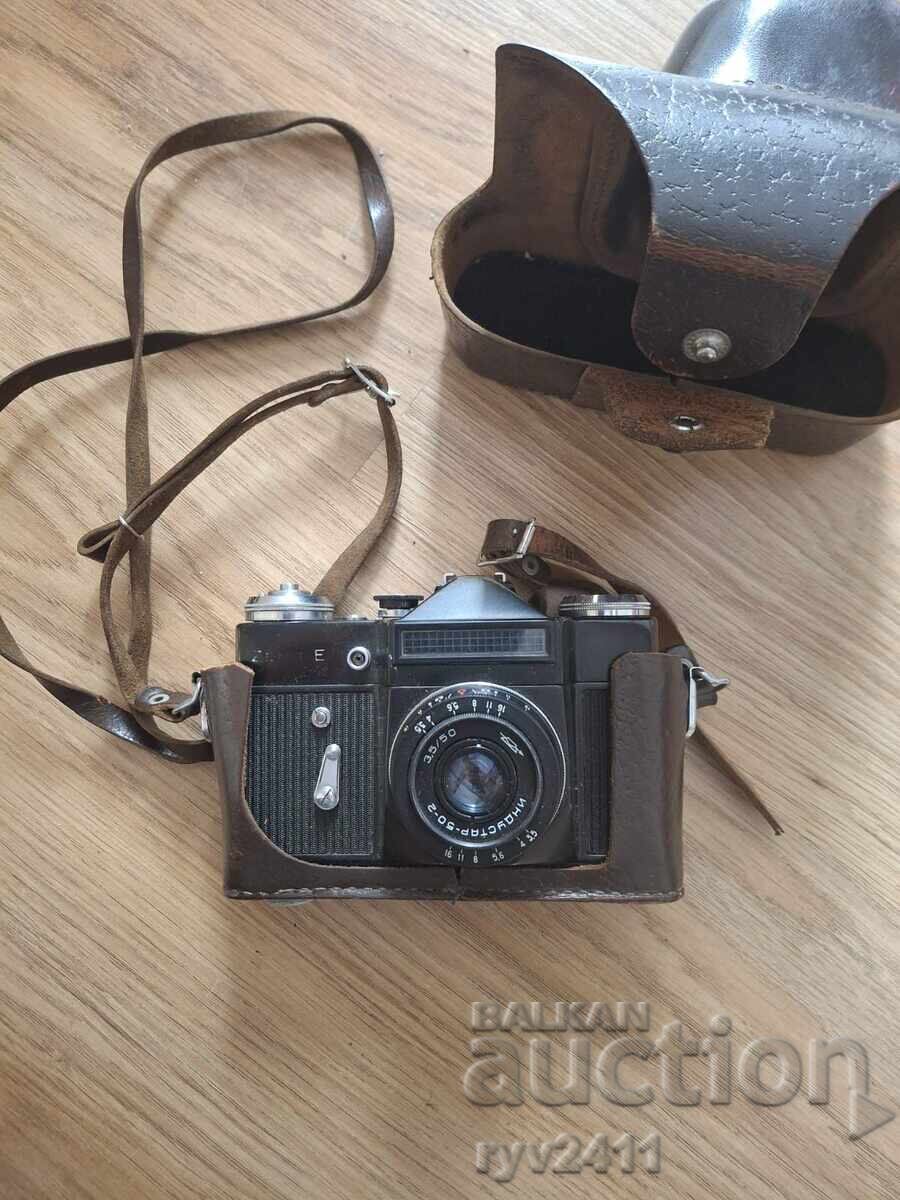 Vintage Zenit E camera