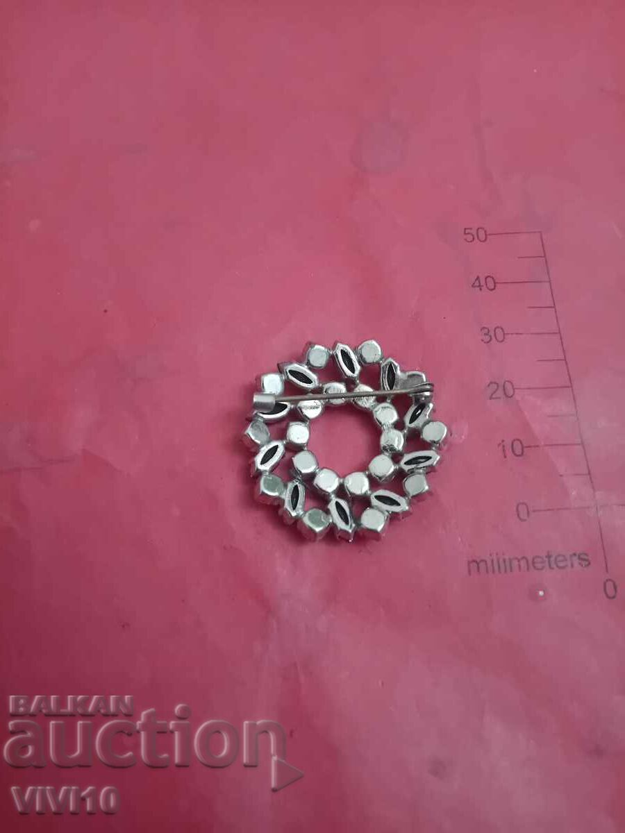 Brosa antica cu pietre cu preț € 10.00 | 19.56 BGN