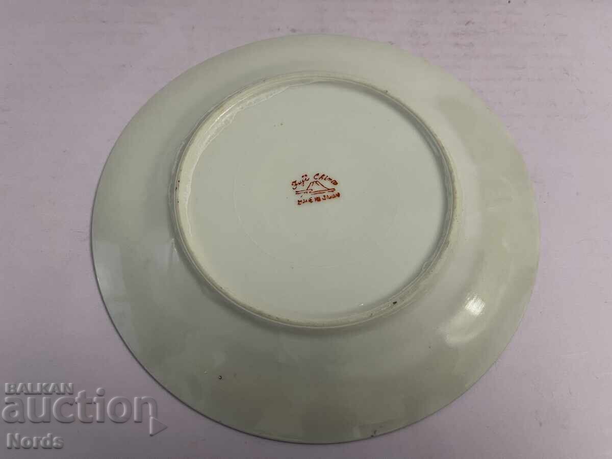 Аукцион Японска порцеланова чиния Dragonware