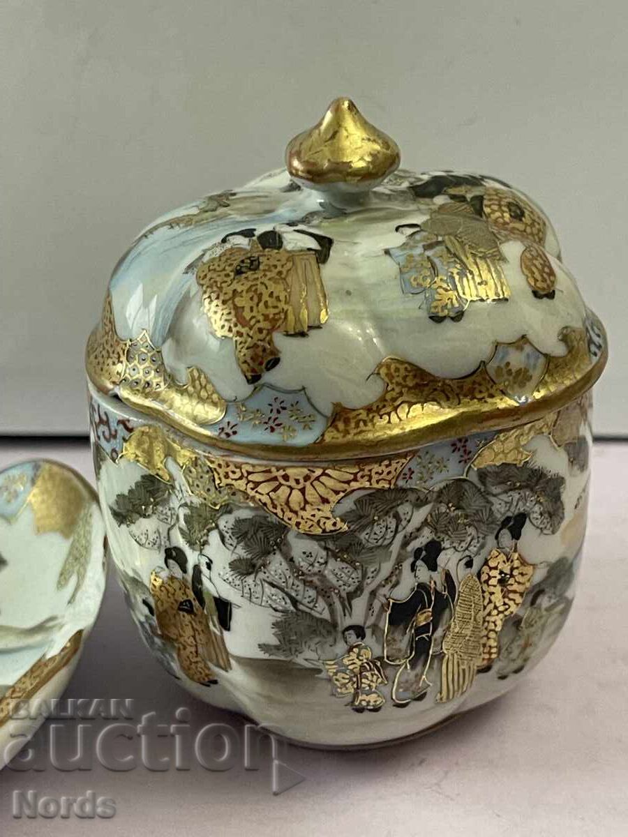 Аукцион Порцеланов лот