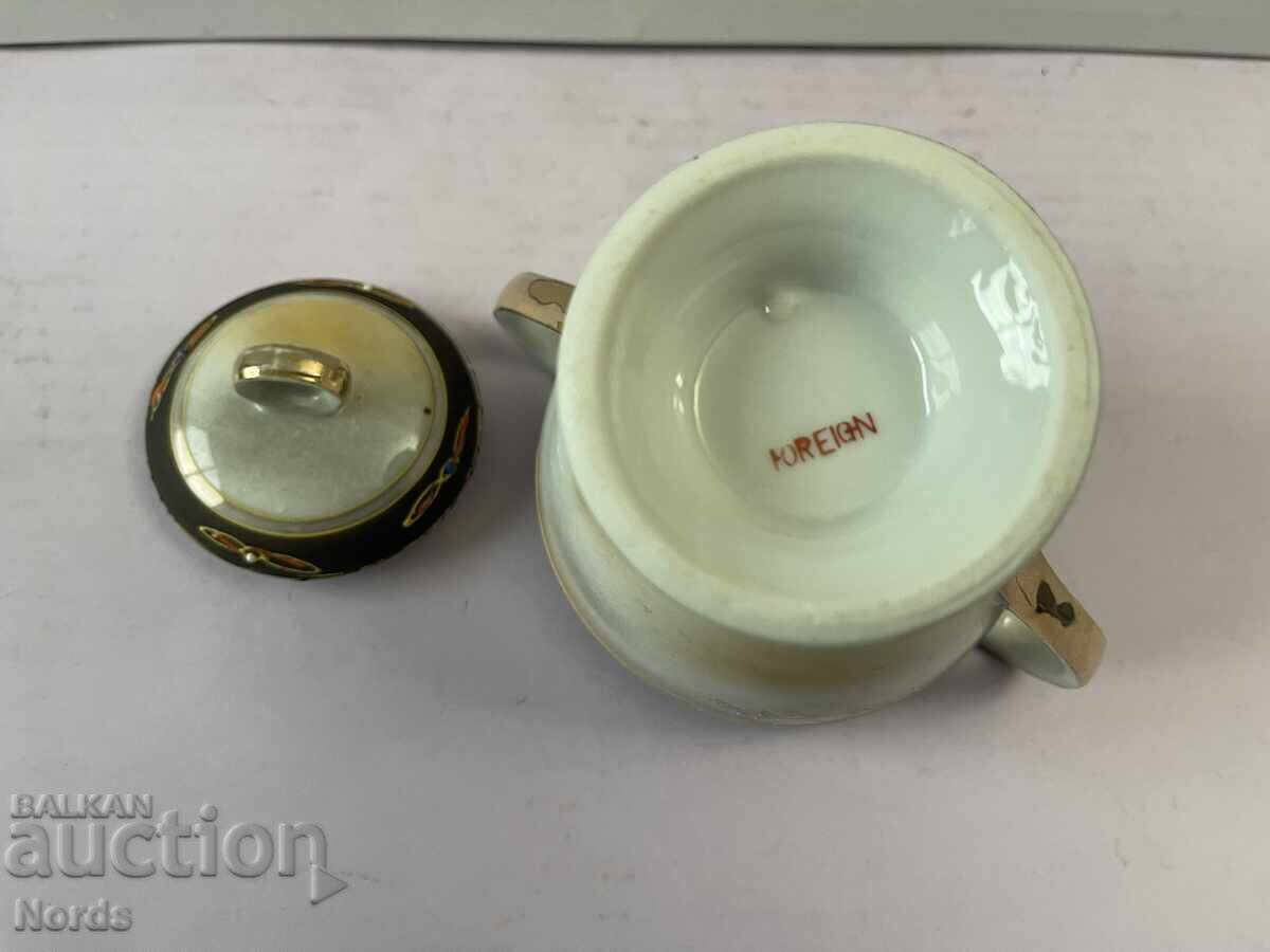 Красив порцеланов съд с капак - 5