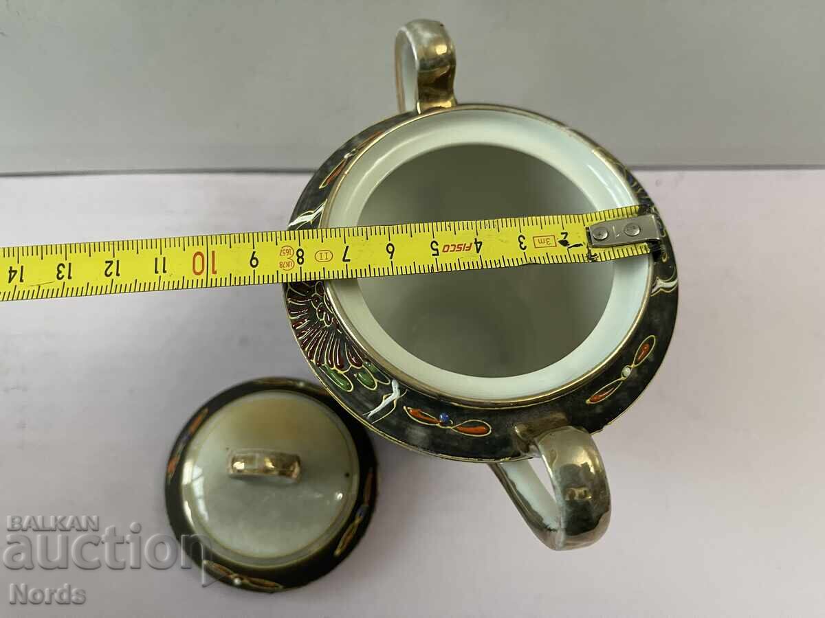 Красив порцеланов съд с капак - 7