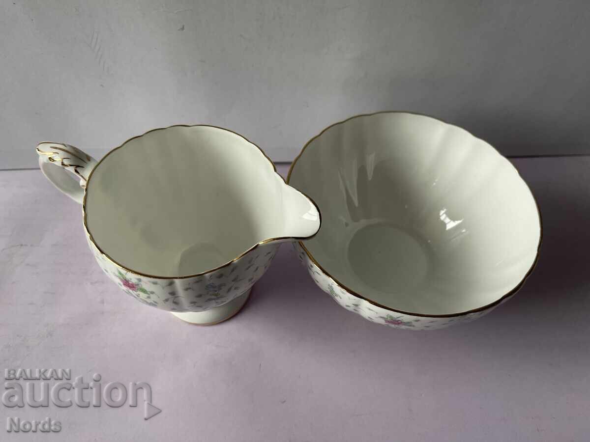 Аукцион Английски порцеланов лот