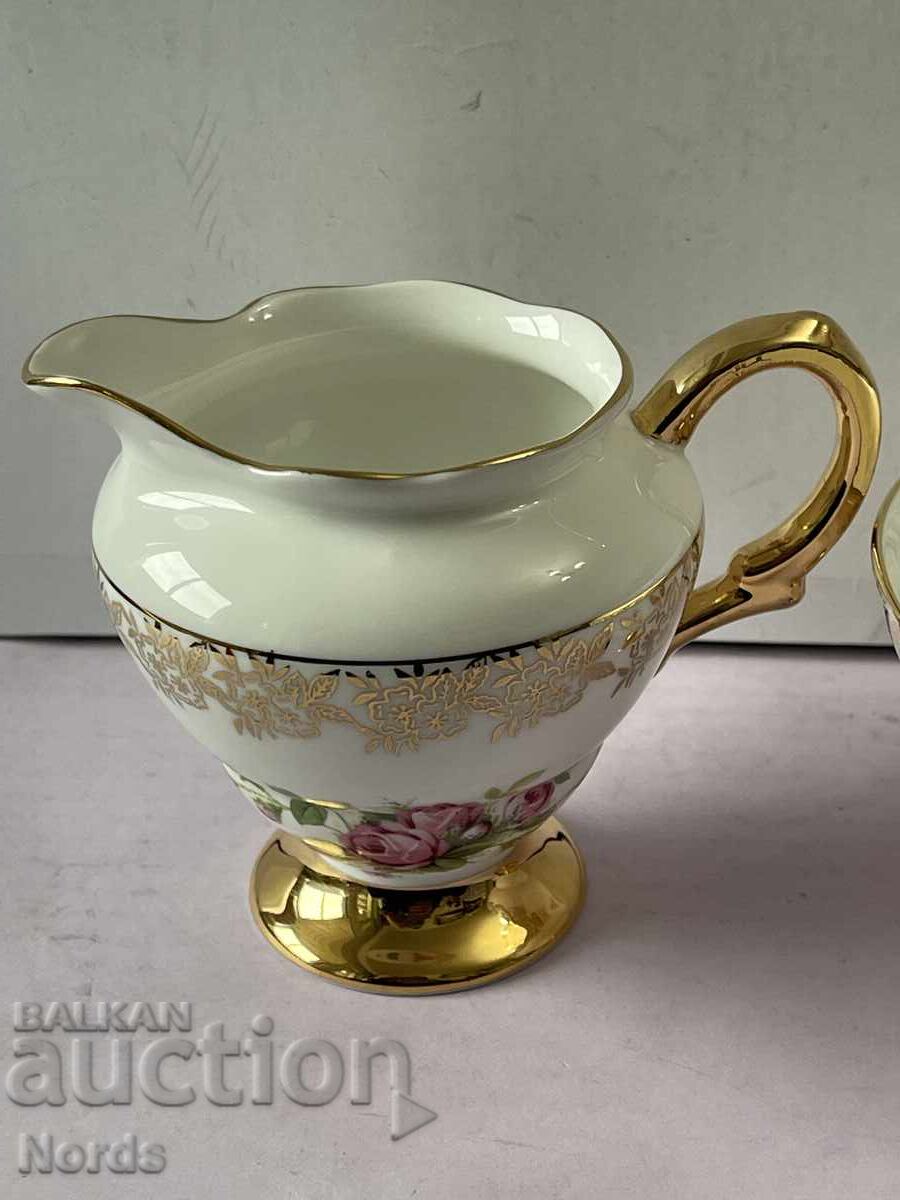 Аукцион Английски порцеланов лот