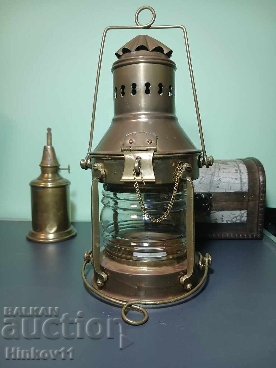 Стар корабен фенер на свещ