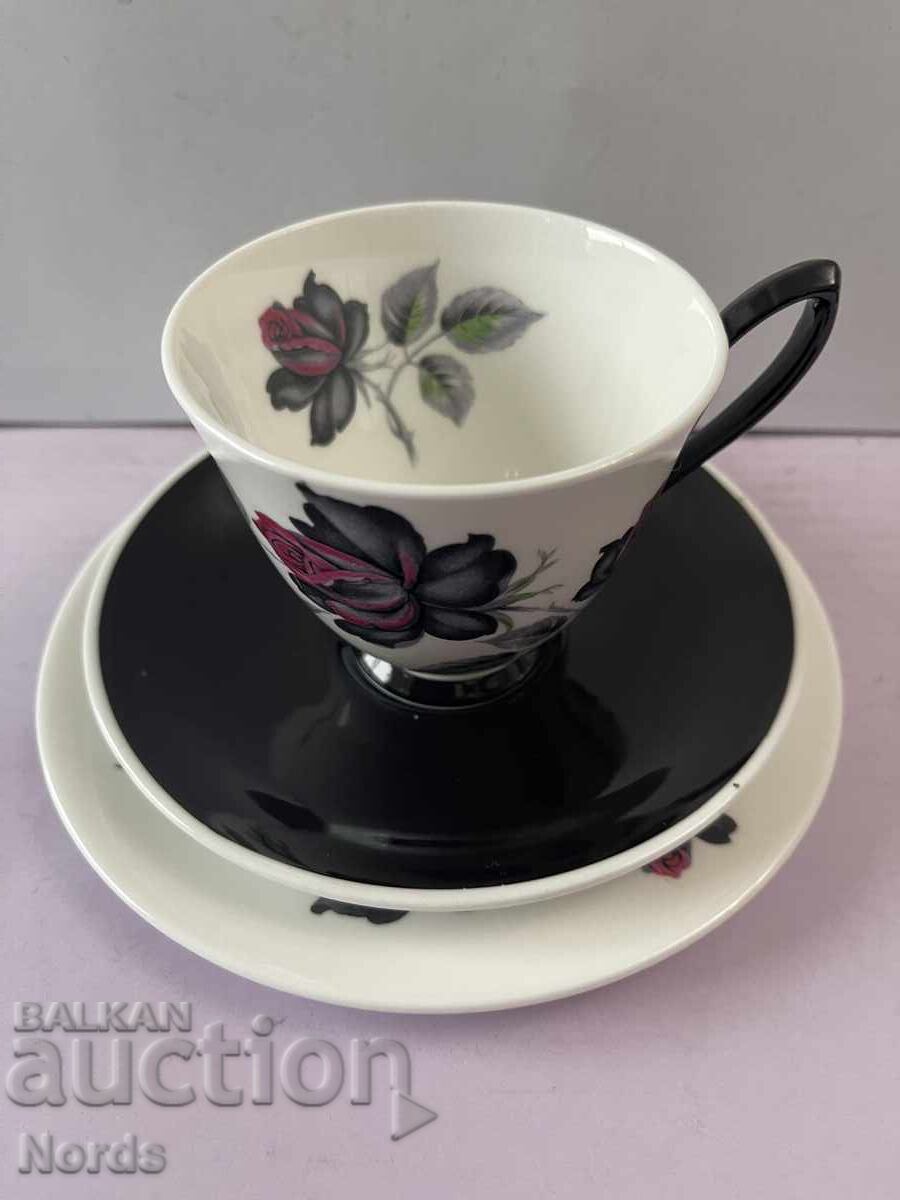 Royal Albert английски троен сет за чай с цена € 0.01 | 0.02 лв.