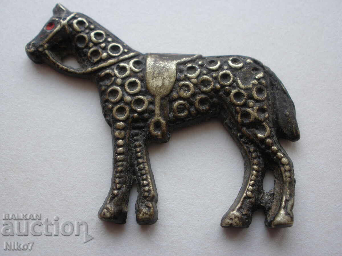 Стара,жокейска значка (кокарда).